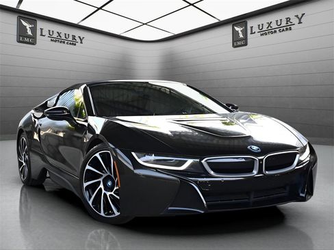 Used 2019 BMW i8 Roadster image 2