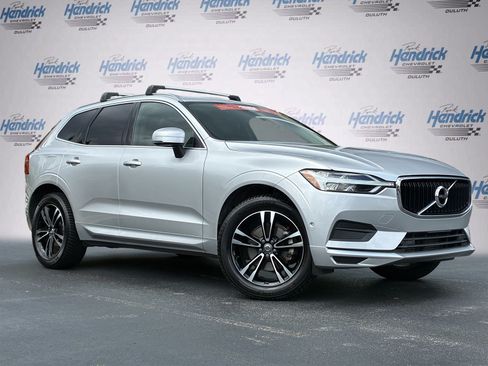 Used 2019 Volvo XC60 T5 Momentum w/ Multimedia Package AWD/4WD image 2