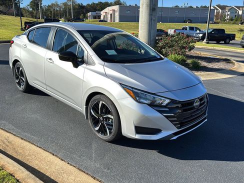 New 2025 Nissan Versa SR w/ Trunk Package image 6