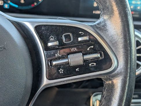 Used 2020 Mercedes-Benz CLA 250 w/ Premium Package image 20