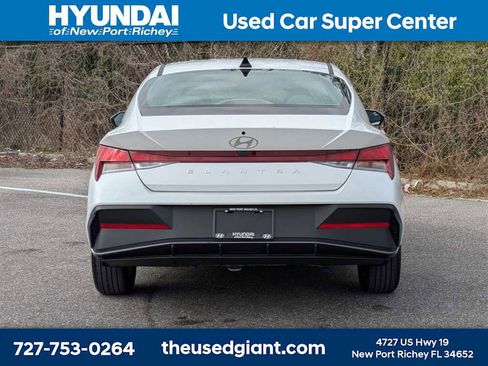 Used 2024 Hyundai Elantra SEL image 4