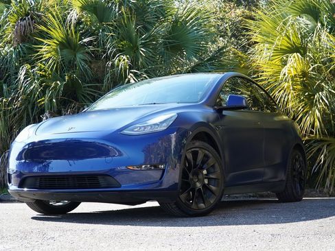 Used 2021 Tesla Model Y Long Range image 1
