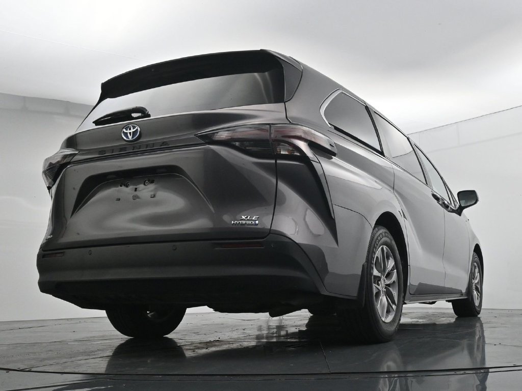Used 2023 Toyota Sienna XLE w/ XLE Plus Package AWD/4WD image 22