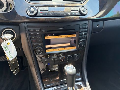 Used 2011 Mercedes-Benz CLS 550 image 25