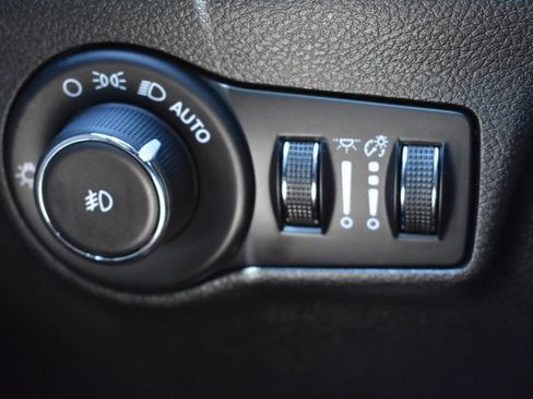 Used 2025 Jeep Compass Limited AWD/4WD image 26