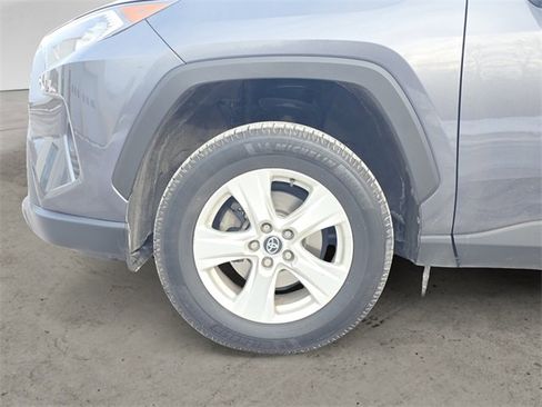Used 2020 Toyota RAV4 XLE w/ Convenience Package image 14