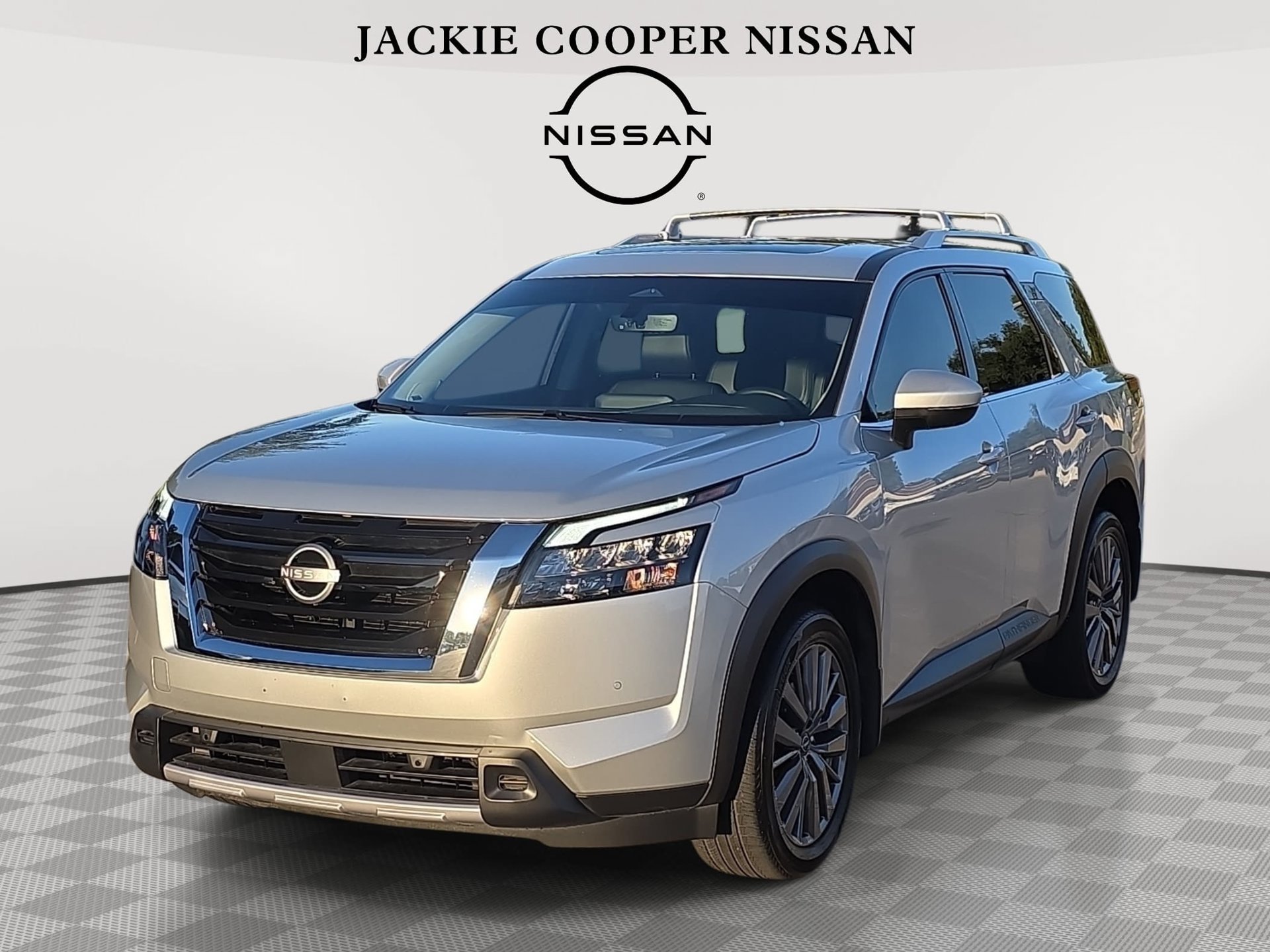 Used 2025 Nissan Pathfinder SL w/ SL Premium Package AWD/4WD image 1
