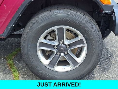 Used 2022 Jeep Wrangler Unlimited Sahara AWD/4WD image 7