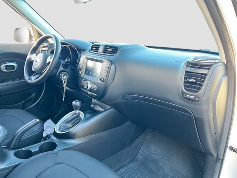 Used 2018 Kia Soul + image 25