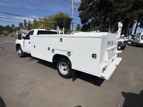 Used 2009 Chevrolet Silverado 3500 W/T RWD image 4