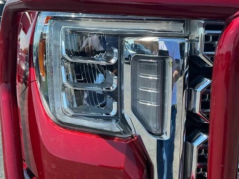 Used 2022 GMC Sierra 3500 Denali w/ Denali Ultimate Package AWD/4WD image 13