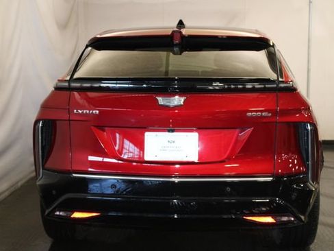 Certified 2025 Cadillac Lyriq Luxury w/ LPO, Floor Liner Package AWD/4WD image 6
