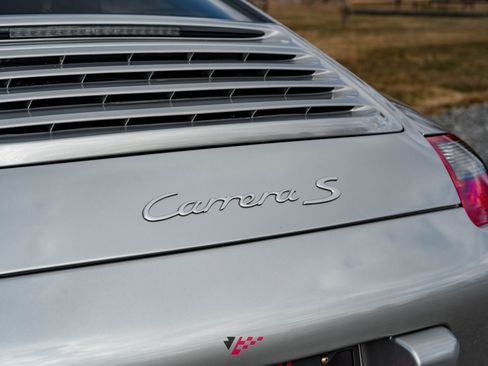 Used 2005 Porsche 911 Carrera S image 27