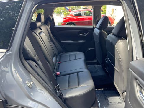 Used 2024 Nissan Rogue SL AWD/4WD image 36