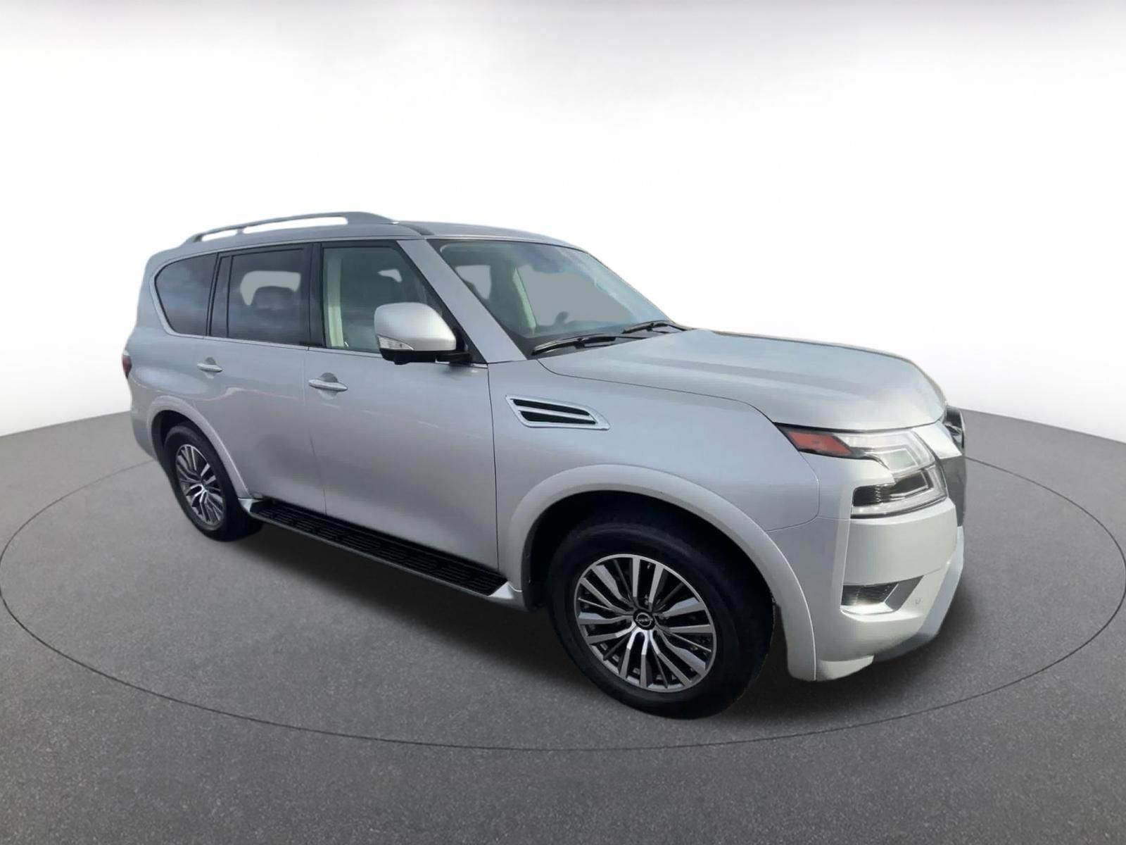 Used 2024 Nissan Armada SL RWD image 2