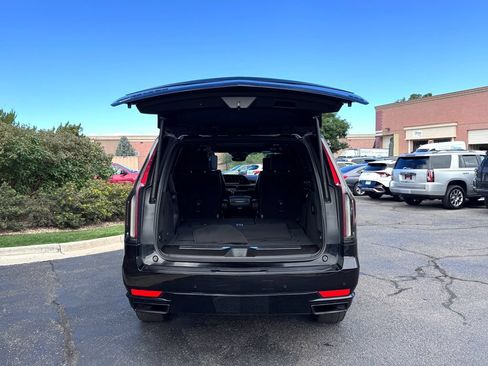 Used 2022 Cadillac Escalade Sport Platinum AWD/4WD image 9