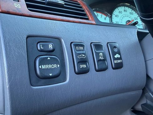 Used 2006 Toyota Solara SLE image 28