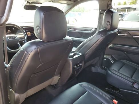 Used 2024 GMC Acadia Elevation AWD/4WD image 32