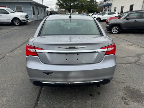 Used 2014 Chrysler 200 LX image 4