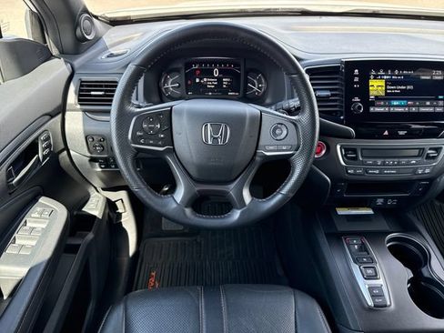 Used 2023 Honda Passport TrailSport image 12