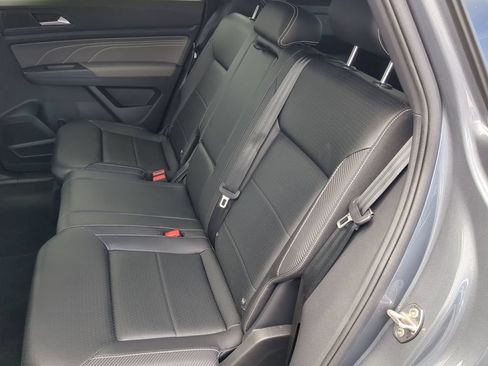 Certified 2023 Volkswagen Atlas Cross Sport SE FWD image 19