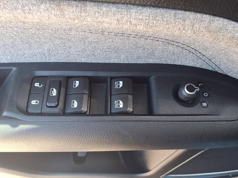 Used 2024 Jeep Compass Latitude AWD/4WD image 8