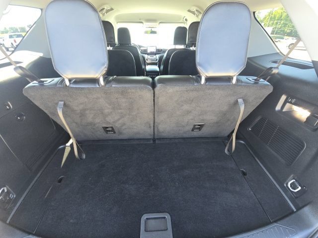 Used 2024 Ford Explorer XLT w/ Equipment Group 202A RWD image 13