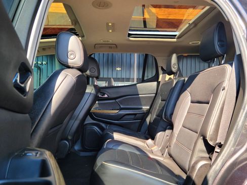 Used 2019 GMC Acadia Denali w/ Technology Package AWD/4WD image 17