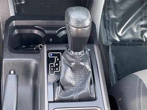 Certified 2022 Toyota Tacoma TRD Off-Road image 32