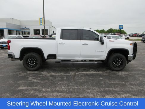 Used 2023 Chevrolet Silverado 3500 LTZ AWD/4WD image 6