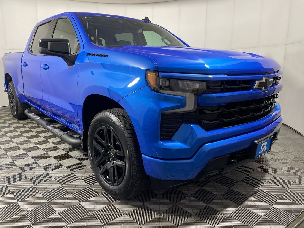 Used 2025 Chevrolet Silverado 1500 RST w/ All Star Edition Plus AWD/4WD image 2