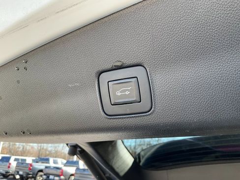 Used 2023 Chevrolet TrailBlazer RS w/ Sun and Liftgate Package image 18