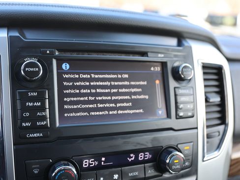 Used 2017 Nissan Titan SL image 27