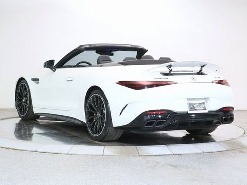 Used 2022 Mercedes-Benz SL 55 AMG 4MATIC w/ Driver Assistance Package image 3