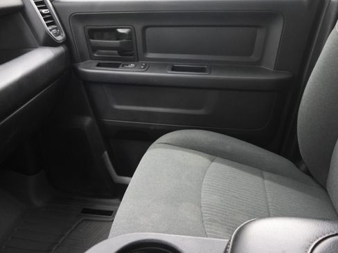Used 2024 RAM 3500 Tradesman w/ Chrome Appearance Group AWD/4WD image 13