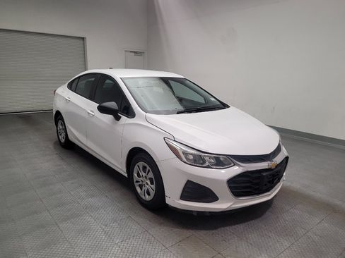 Used 2019 Chevrolet Cruze LS FWD image 13