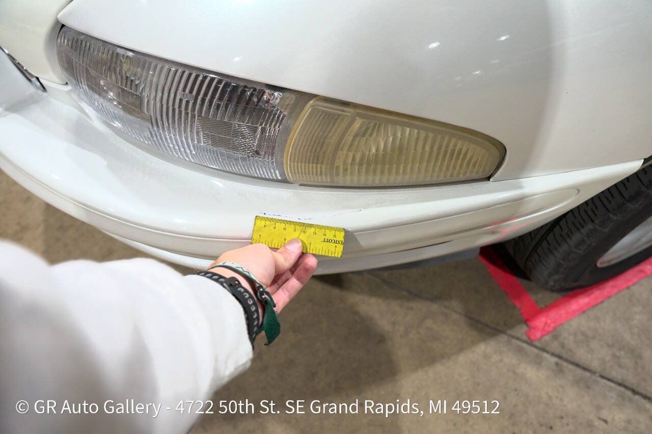 Used 1998 Buick Riviera Supercharged Coupe FWD image 29