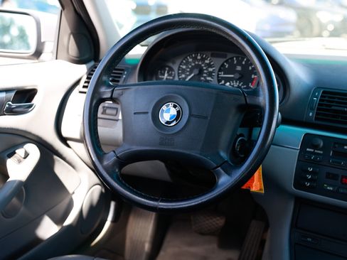 Used 1999 BMW 323i Sedan image 27