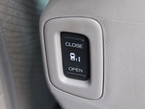 Used 2016 Honda Odyssey SE image 24