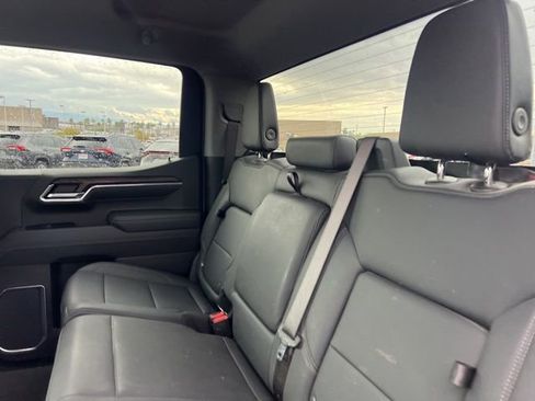 Used 2025 GMC Sierra 1500 SLT image 17