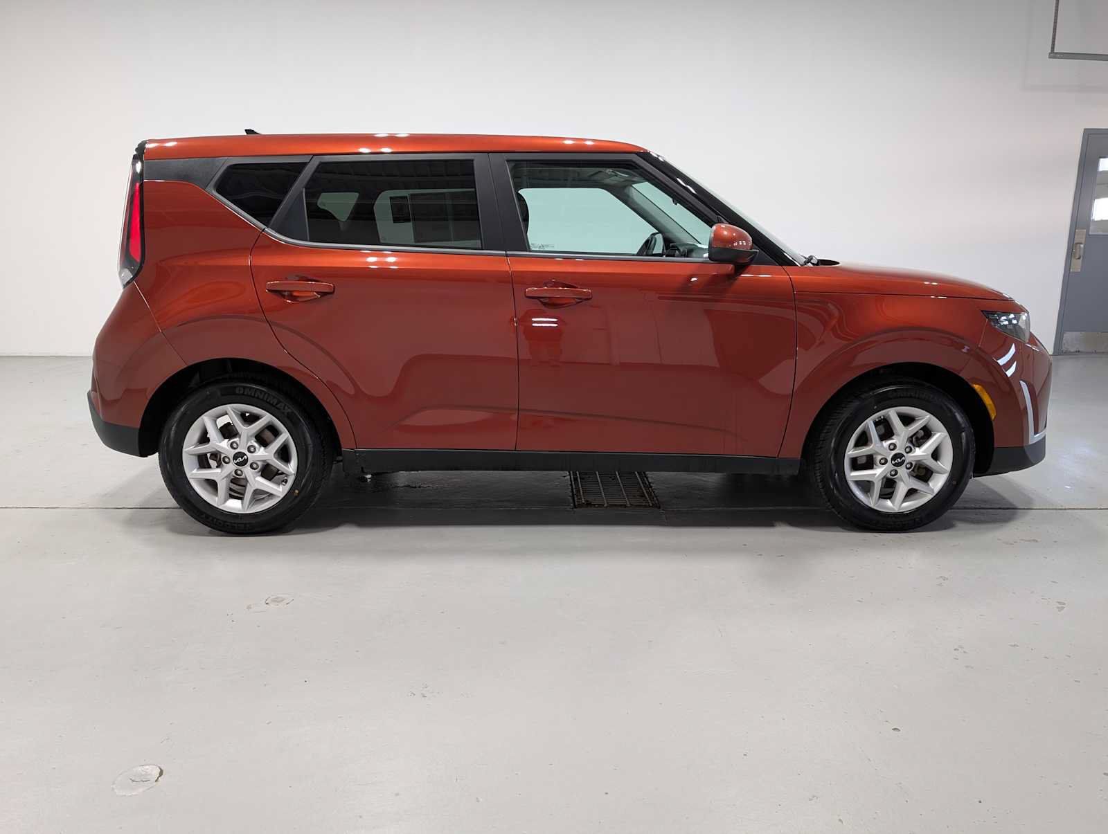 Certified 2023 Kia Soul LX w/ LX Technology Package FWD image 7