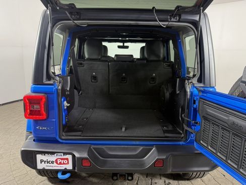 Used 2022 Jeep Wrangler Unlimited Sahara w/ Cold Weather Group image 7