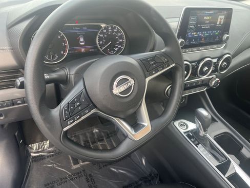 Used 2025 Nissan Sentra SV FWD image 25