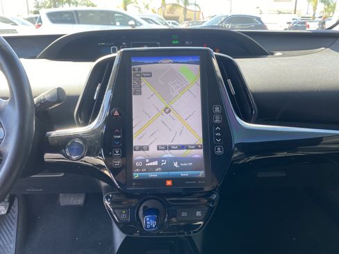 Used 2022 Toyota Prius Limited FWD image 12