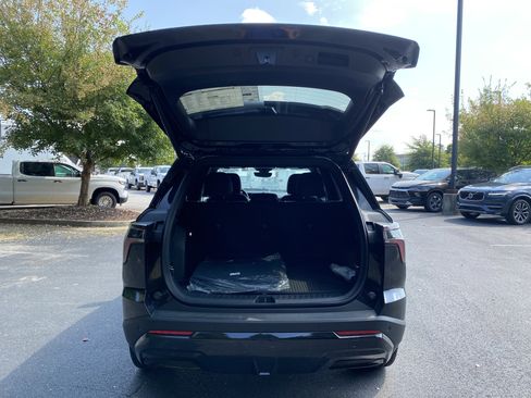 Used 2026 Chevrolet Equinox RS w/ Safety and Technology Package image 11