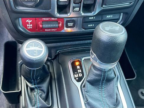 Used 2023 Jeep Wrangler Unlimited Rubicon 4xe w/ Steel Bumper Group AWD/4WD image 18