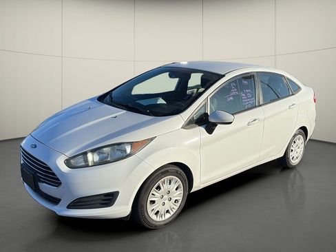 Used 2014 Ford Fiesta S image 3