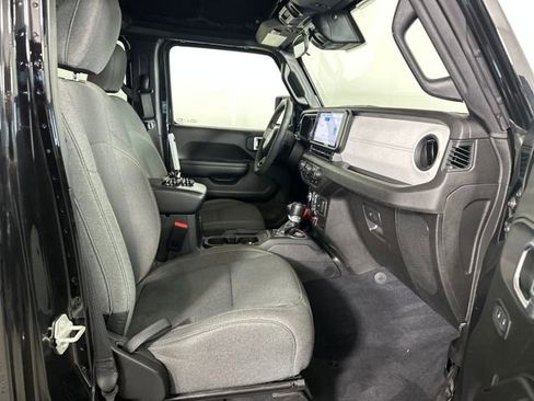 Used 2024 Jeep Wrangler Unlimited image 27