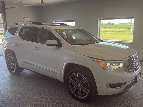 Used 2018 GMC Acadia Denali w/ Technology Package AWD/4WD image 5