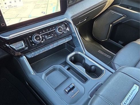 Used 2024 GMC Sierra 2500 Denali w/ Denali Reserve Package image 25